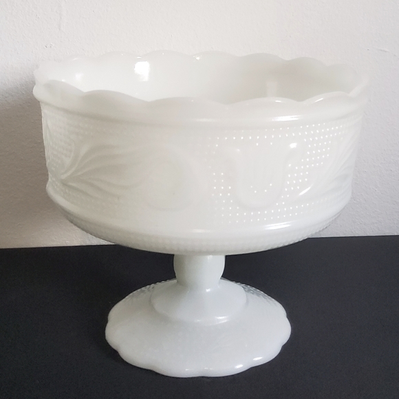 Vintage Milk Glass Fruit Bowl EO Brody M600 USA - Picture 1 of 6